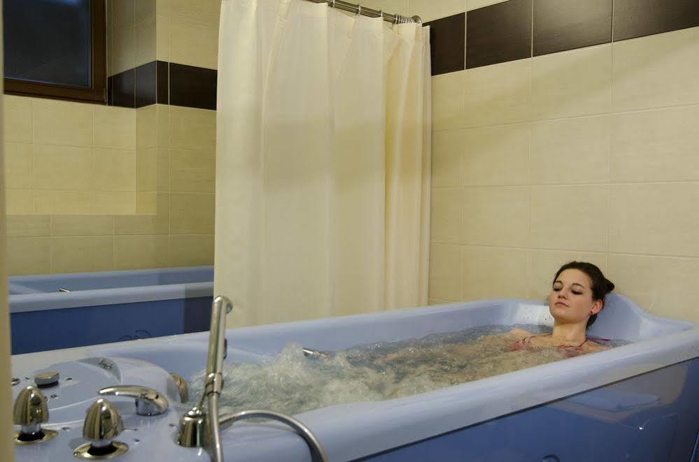 Spa Hotel Cajkovskij Karlsbad Exteriör bild