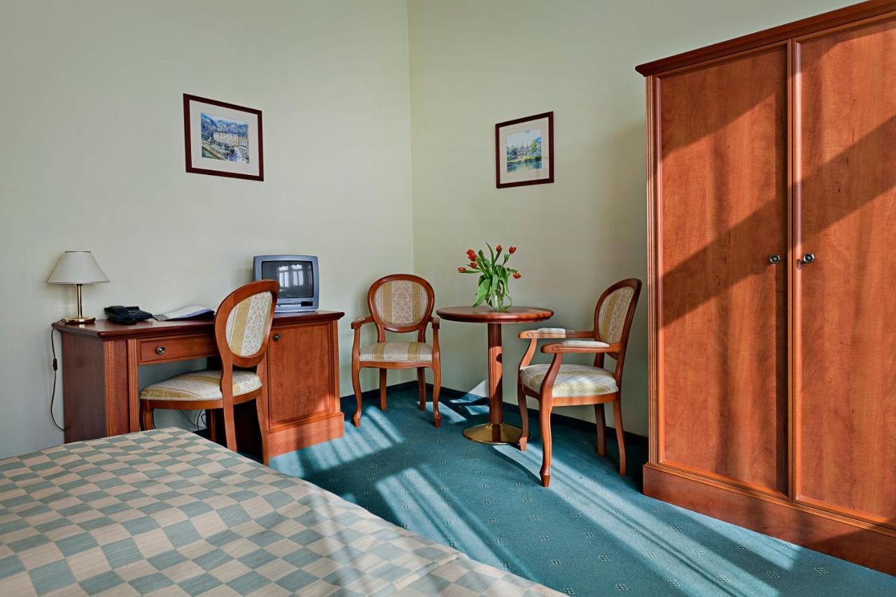 Spa Hotel Cajkovskij Karlsbad Exteriör bild